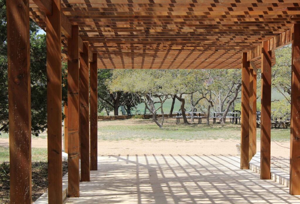 porches de acero vs madera